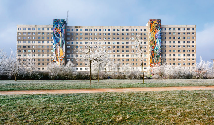 2
Halle-Neustadt, Am Stadion 5, ehem. Lehrlingswohnheim, Gesamtaufnahme von Westen, 2023
