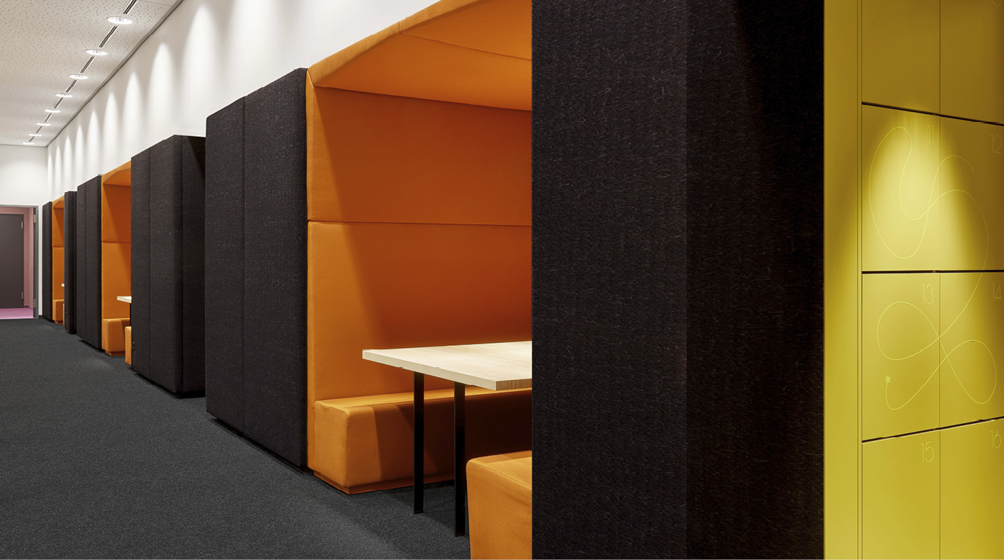 Abb. 8: Gang mit den großen Lesenischen (Foto: Hans Jürgen Landes, Dortmund)