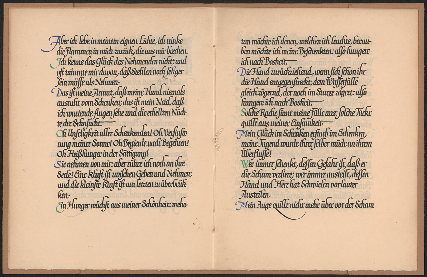 Abb. 1: Seite aus einem Kalligraphie-Buch Tschicholds. Alle Darstellungen stammen, wenn nicht anders angegeben, aus dem Nachlass Jan Tschicholds, Deutsches Buch- und Schriftmuseum der Deutschen Nationalbibliothek, Leipzig.