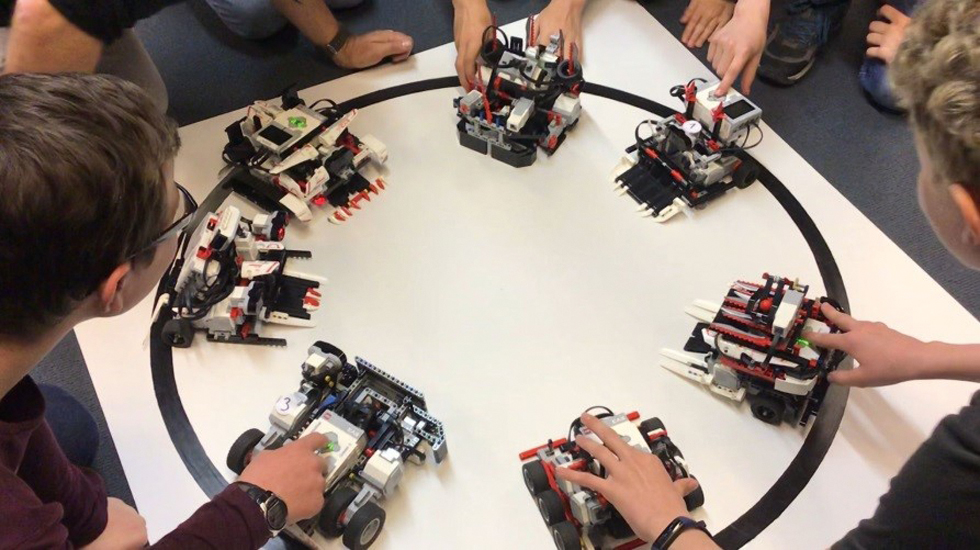 Abb. 11 
          Mindstorms
        