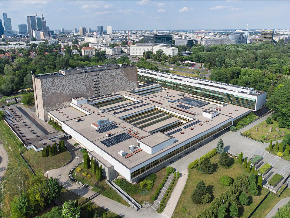 Fig. 1: The National Library National Library, Warsaw. Current building, ©Emptywords – Praca własna, CC BY-SA 4.0, https://commons.wikimedia.org/w/index.php?curid=130507075