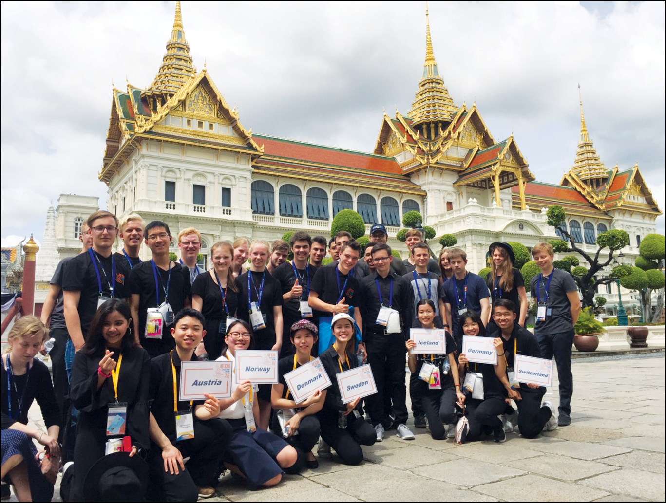  Student sightseeing at the Grand Palace