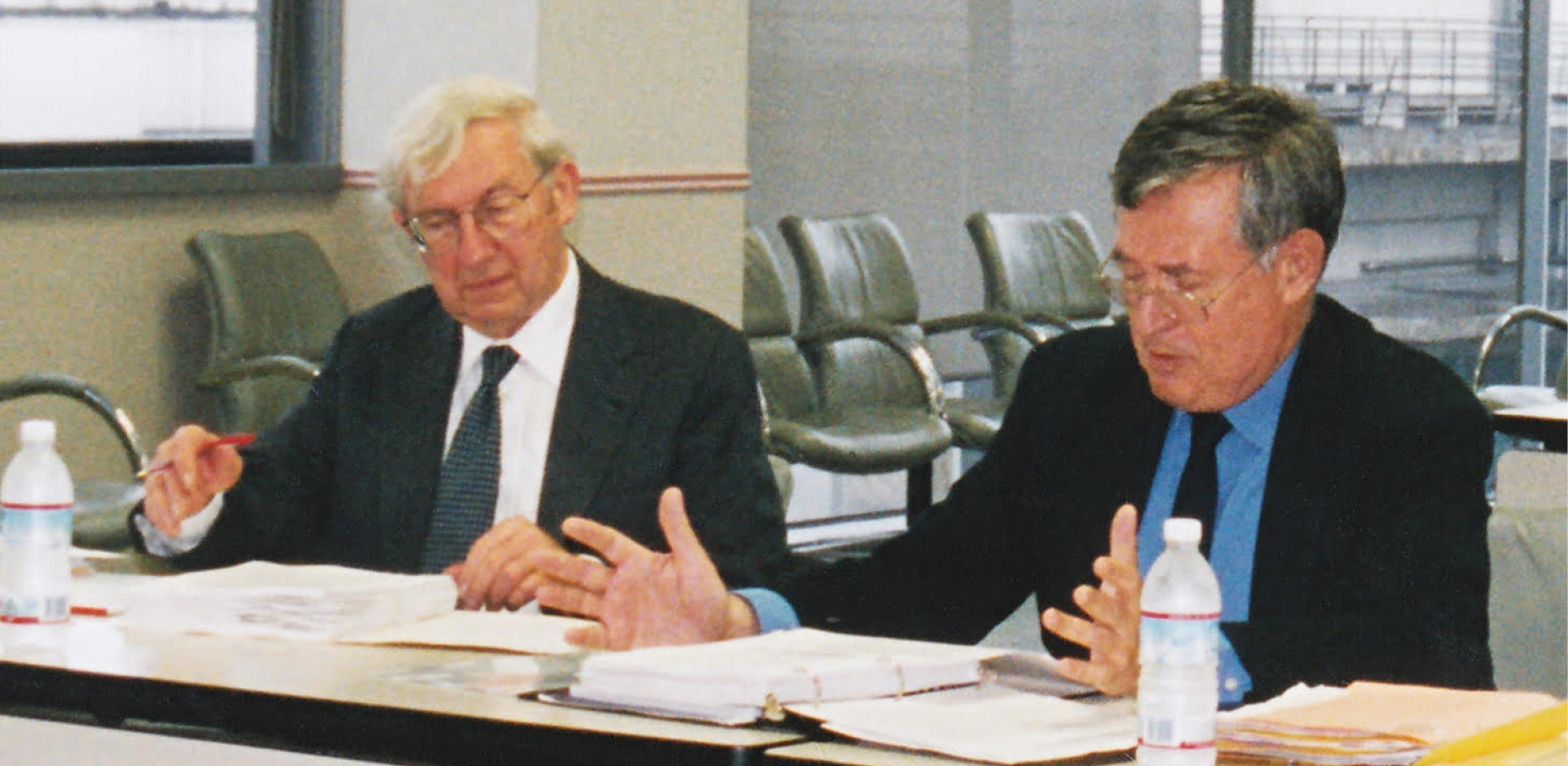  
        
          Secretary General Ted Becker (left) and President Joshua Jortner, during the meeting of the IUPAC Executive Committee held in Tokyo, Japan, 24-25 April 1999.
        
      