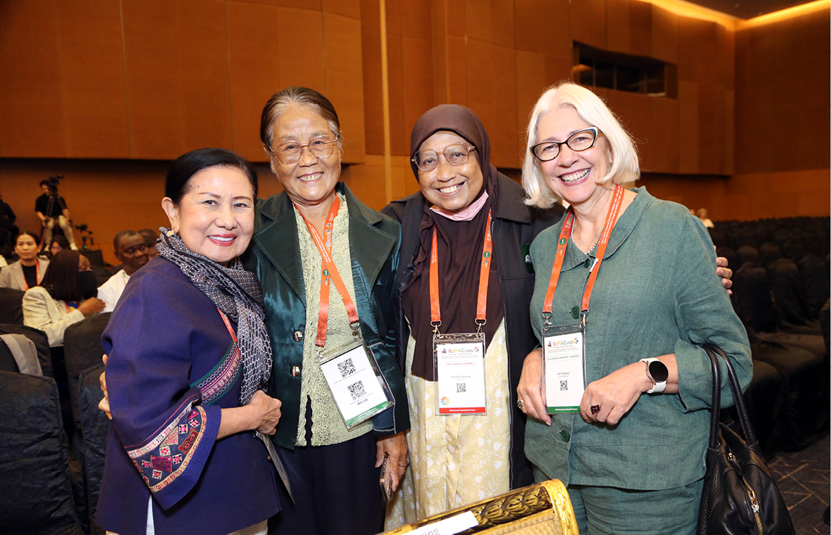  
          From left Supawan Tantayanon (Thailand, newly elected member of the IUPAC Executive Board), Sieng Huy (Cambodge), Zuriati Zakaria (Malaysia), Ale Palermo (UK, member of the IUPAC Science Board)
        
