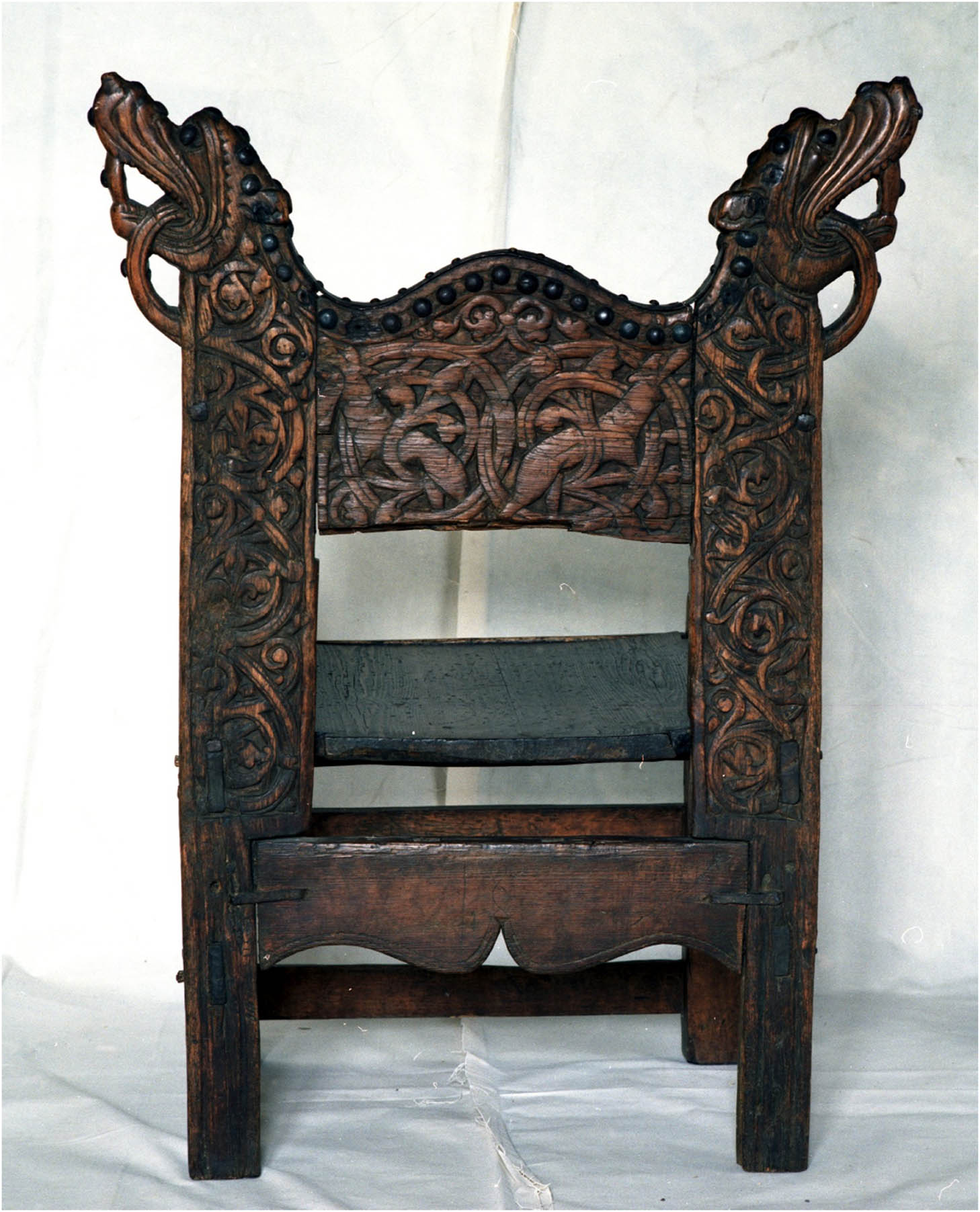 Figure 12
C26500: Gålås Chair back rest. 1200. Oslo, Kulturhistorisk Museum. Image: Eirik Irgens Johnsen. Licence: CC BY-SA 4.0.