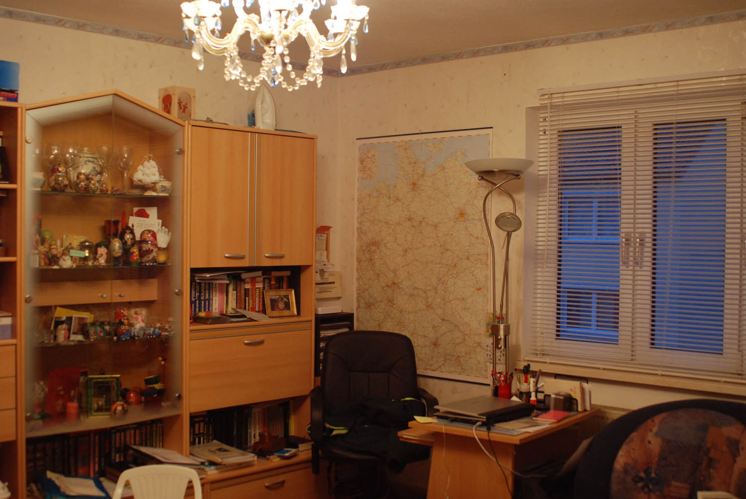 Figure 2
The wall unit and some memory objects in the living room of L. & I. D.