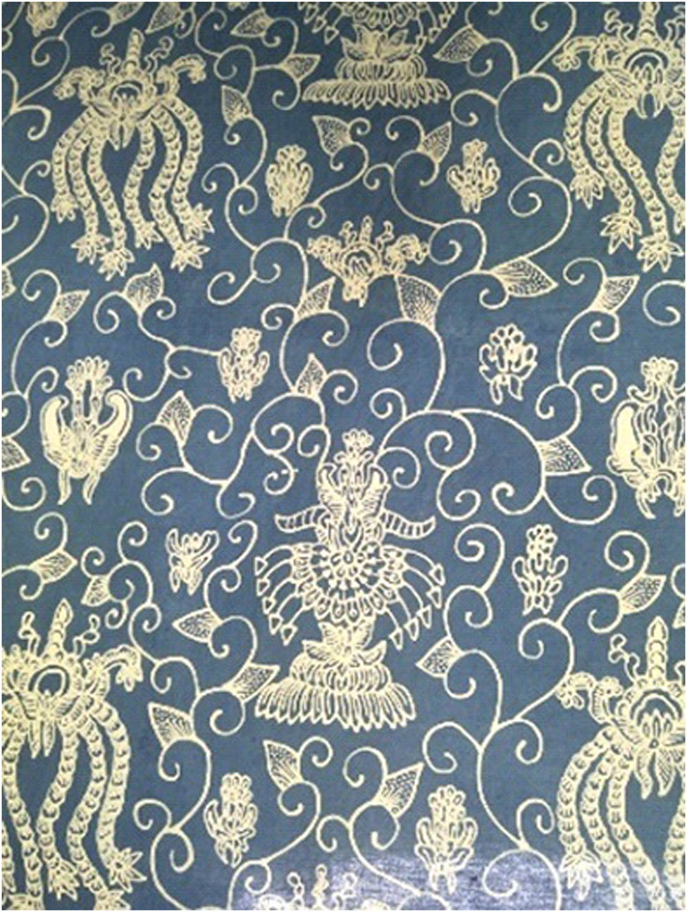 Figure 11 
                  Fabric dyed with natural dyes of keci beling leaves and honey mango leaves (author’s documentation).
               