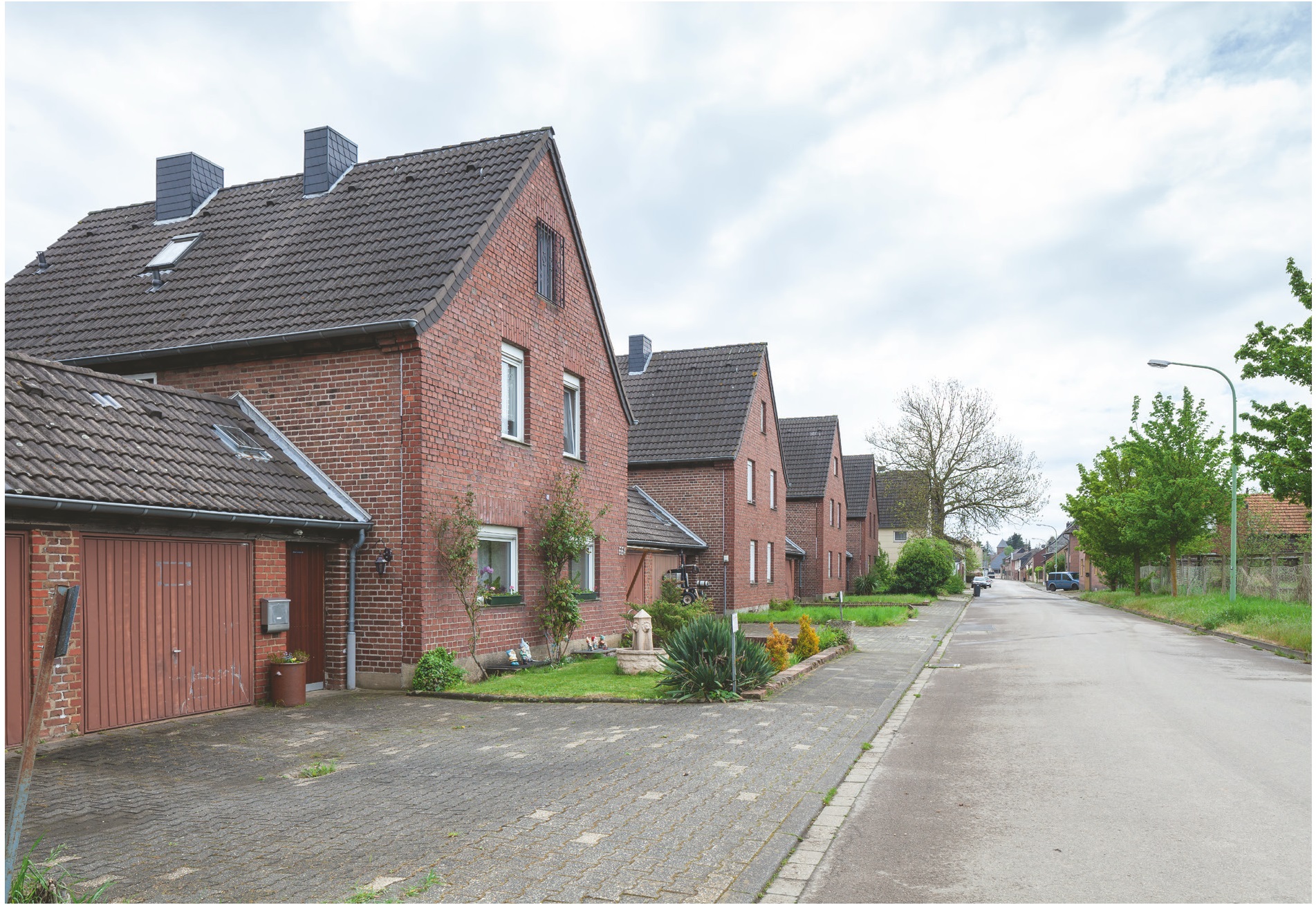 4 Merzenich-Morschenich, Unterstraße 56–68, Typenwohnhäuser der 1950er Jahre für Angestellte in der Braunkohleindustrie, 2021