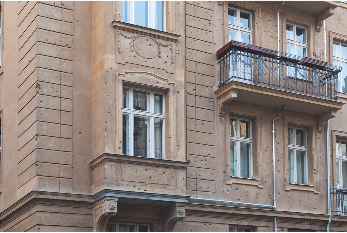 3 Berlin, Große Hamburgerstraße 29–31, Gemeinde- und Mietshaus, 1902–1905, nach der Instandsetzung blieben die Einschusslöcher in den Fassaden sichtbar, 2025