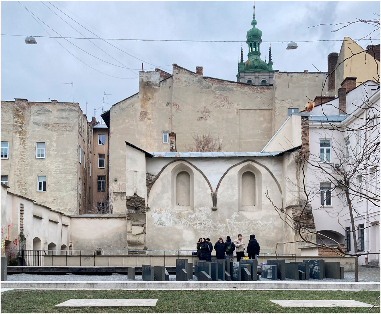 Figure 2: 
Memorial site “Spaces of Synagogues.” Lviv. January 28, 2023. © Ekaterina Shapiro-Obermair.

