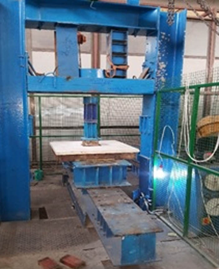 Figure 6
The hydraulic static testing equipment.