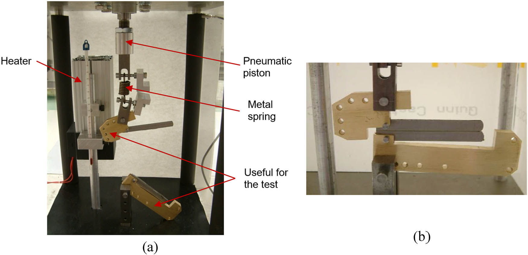 Figure 6 
                  Climatic chamber for testing (a) and specimen prepared for Mode I testing (b).
               