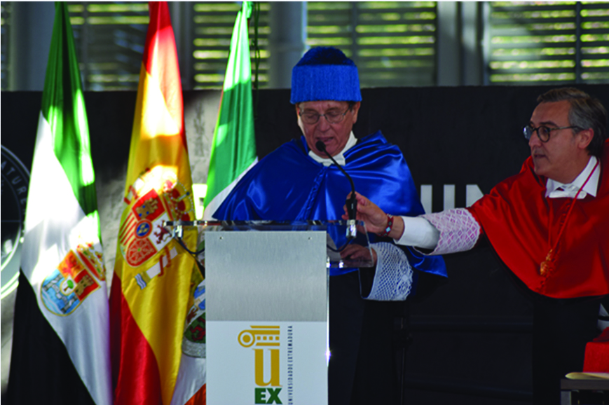 Figure 2 
               Doctor Honoris Causa, University of Extremadura, Spain.
            