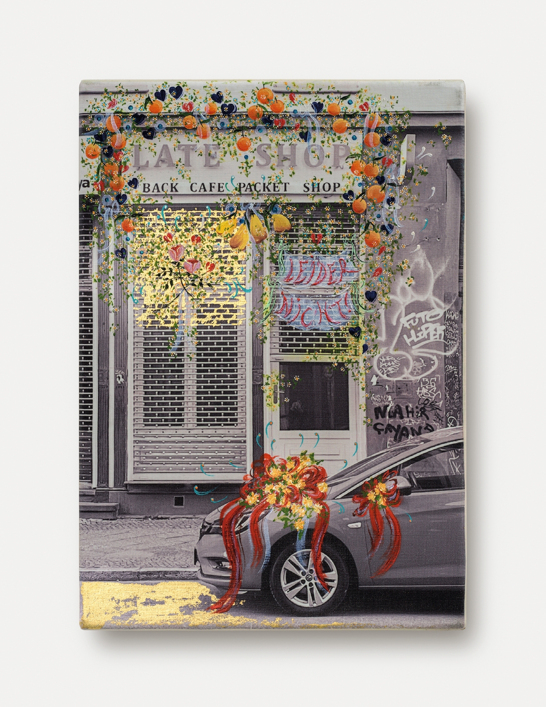  Zu spät (VII), 2023
23 karat gold, inkjet print and oil on canvas
30 × 21 cm
Courtesy of the artist and Tanya Leighton, Berlin/Los Angeles.
Photo: Gunter Lepkowski