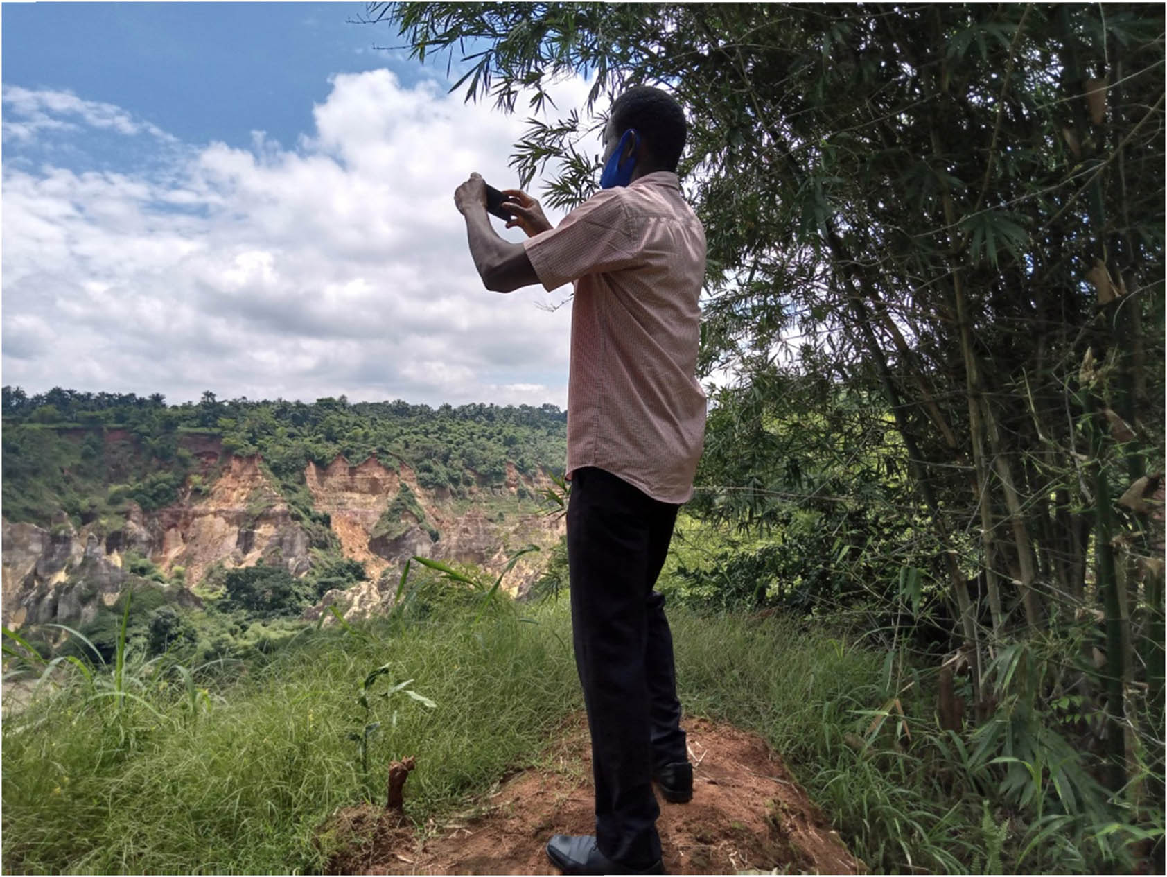 Gully erosion site data collection at Ogbo, Nanka gully head in Nanka, Orumba North LGA of Anambra State. Source: Authors’ fieldwork data collection.