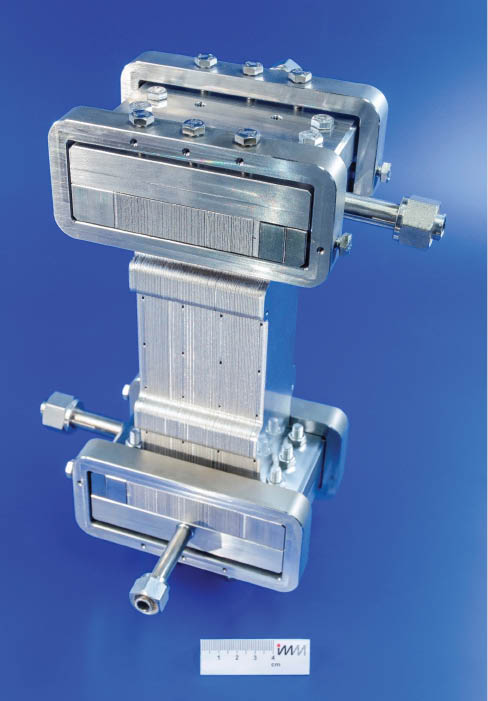 Figure 15 Vacuum brazed reaction module (improved version) assembled with distribution and sampling connectors.