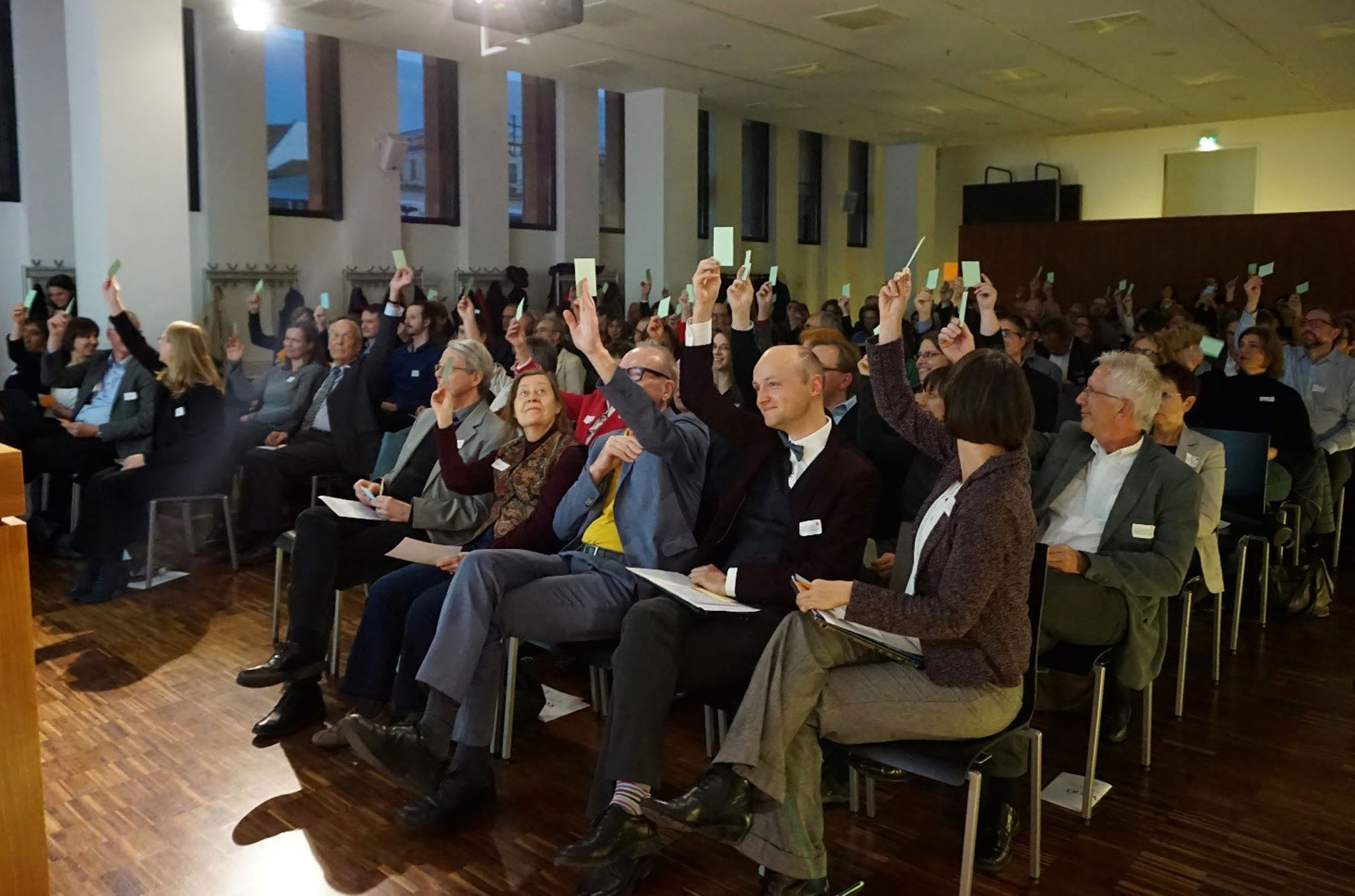 Abbildung 1 Quiz zur Vergangenheit des IBI – das Publikum ist engagiert dabei. (Bild: Franziska Lengauer)