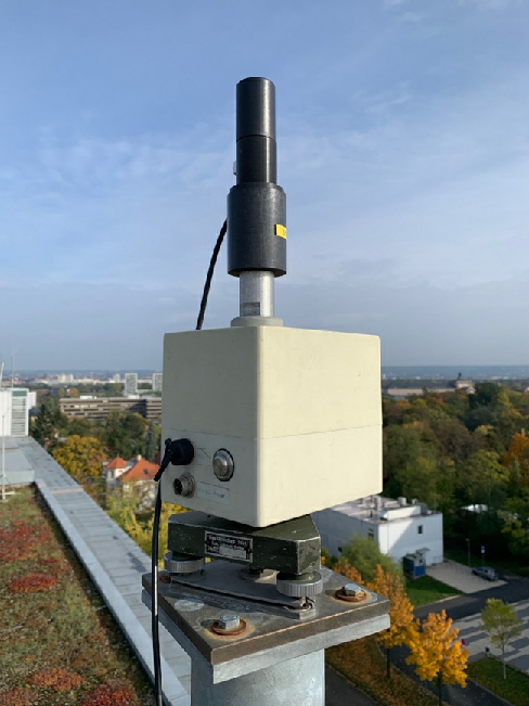 Figure 11 
One of the QHA on the calibration device DRB2.