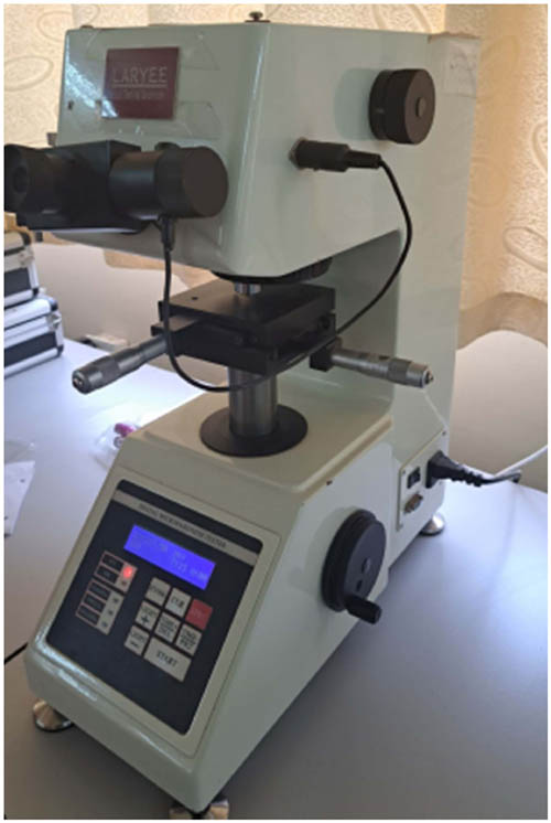 Figure 3
Micro hardness tester device.