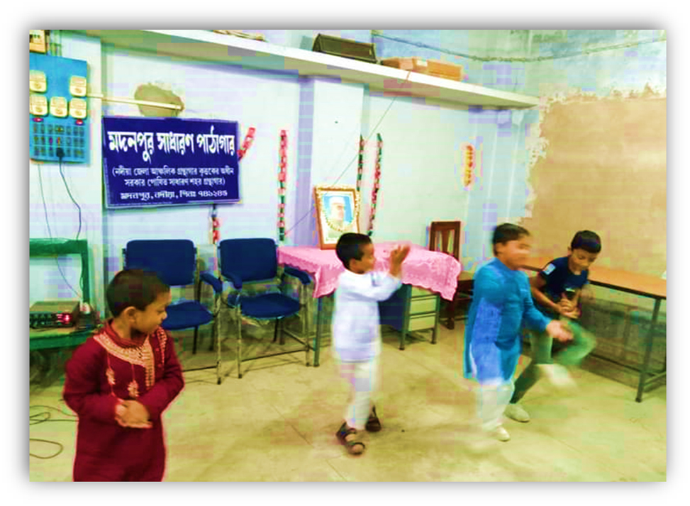 Figure 1: 
Cultural programme organized by Madanpur Sadharon Pathagar on the occasion of International Mother Language Day, February 21, 2019.
