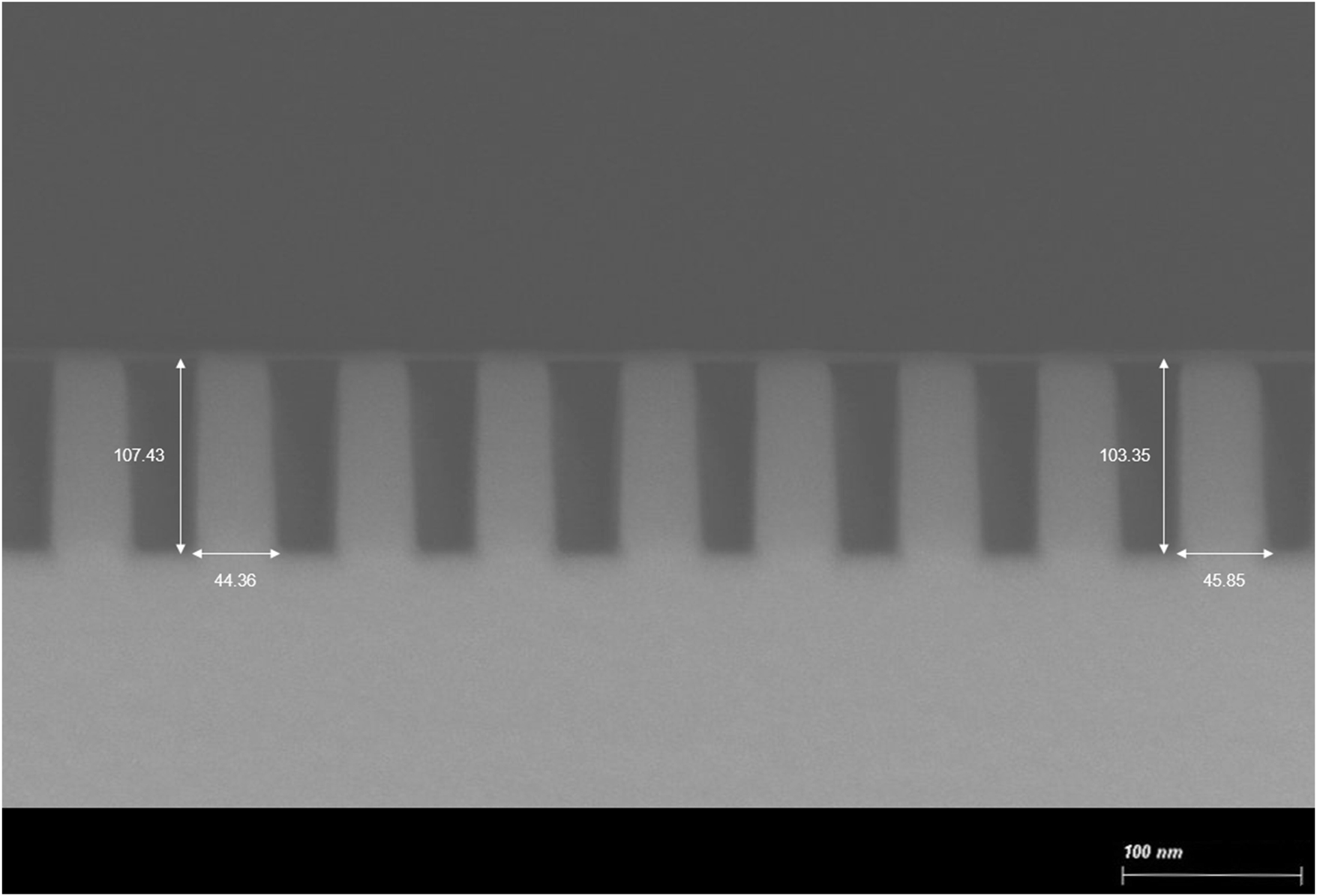 Figure 8: 
Cross-sectional SEM image of the fabricated 1D grating nanostructure.

