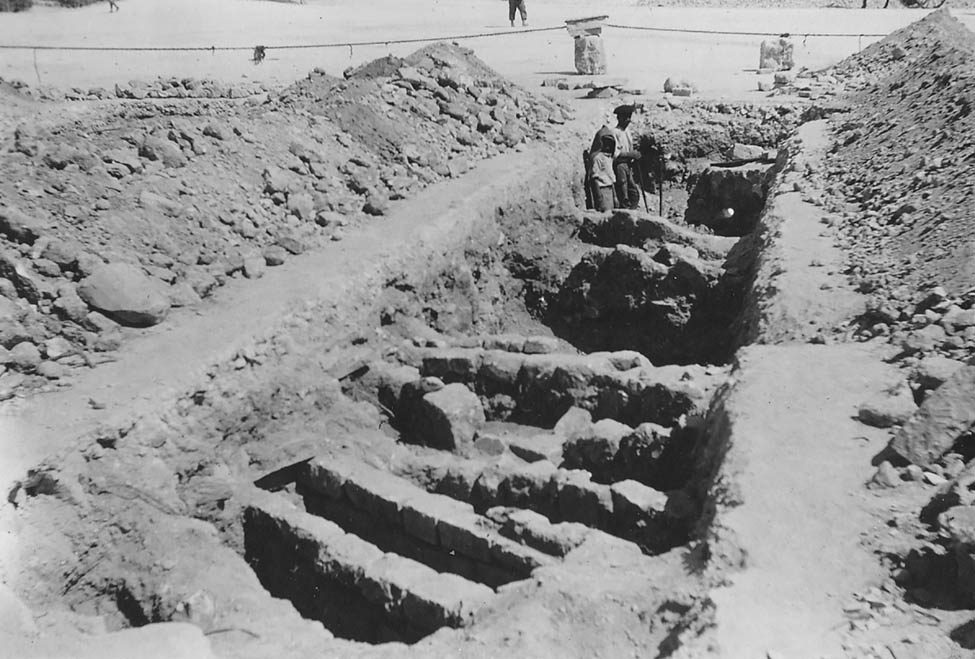 Figure 7 
                  Excavations of the Muslim cemetery in the early 1920s (courtesy of Heritage Malta).
               