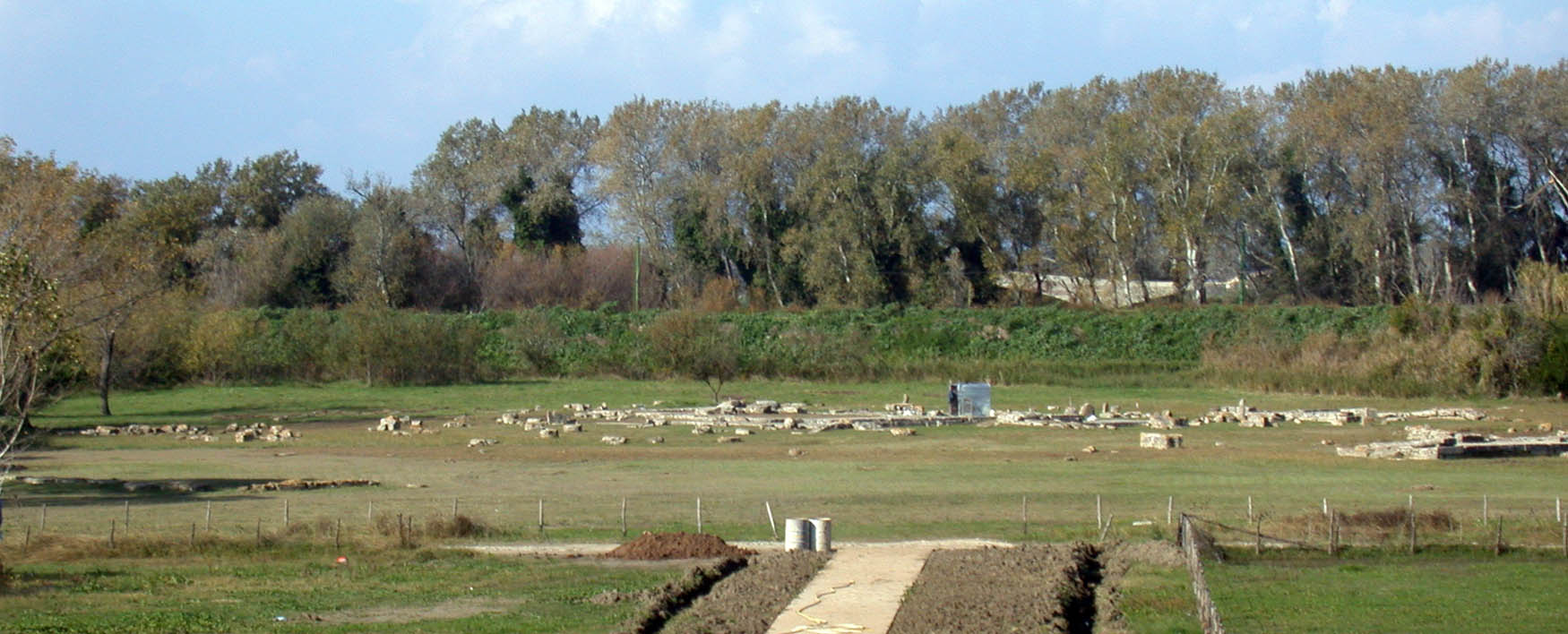 Figure 2
Area of the sacred structures and performative spaces in the Heraion in Poseidonia. After Greco, 1998.