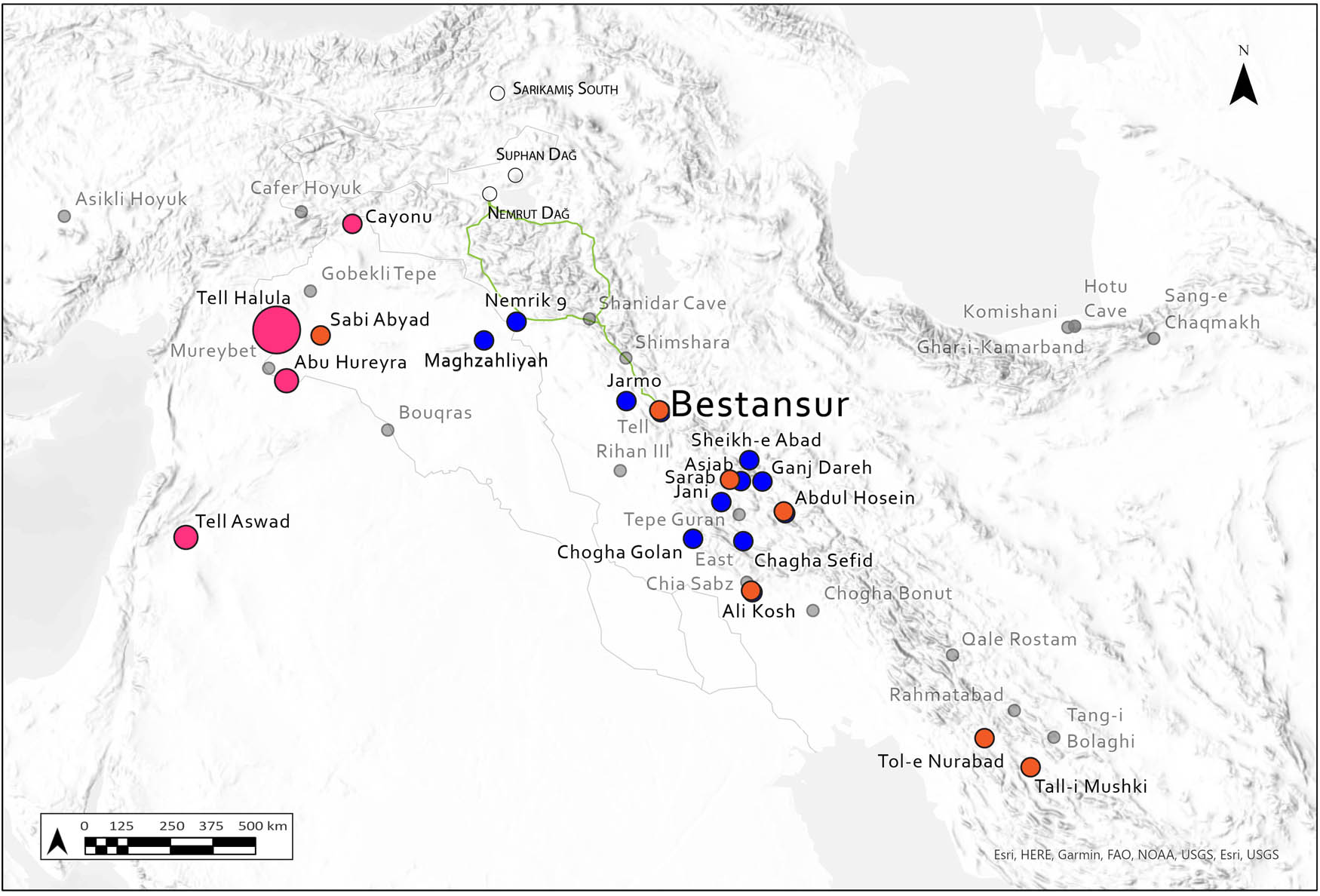 Figure 10 
               Intersecting networks of clay, cowries, and carnelian.
            