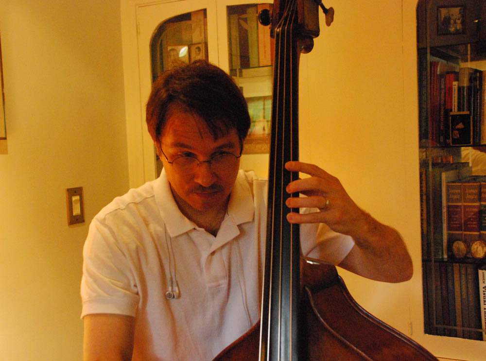 Figure 5
Mark Perna, performing the 12th note in the 2nd bar of Charlie Parker’s “Blues for Alice,” on string bass.