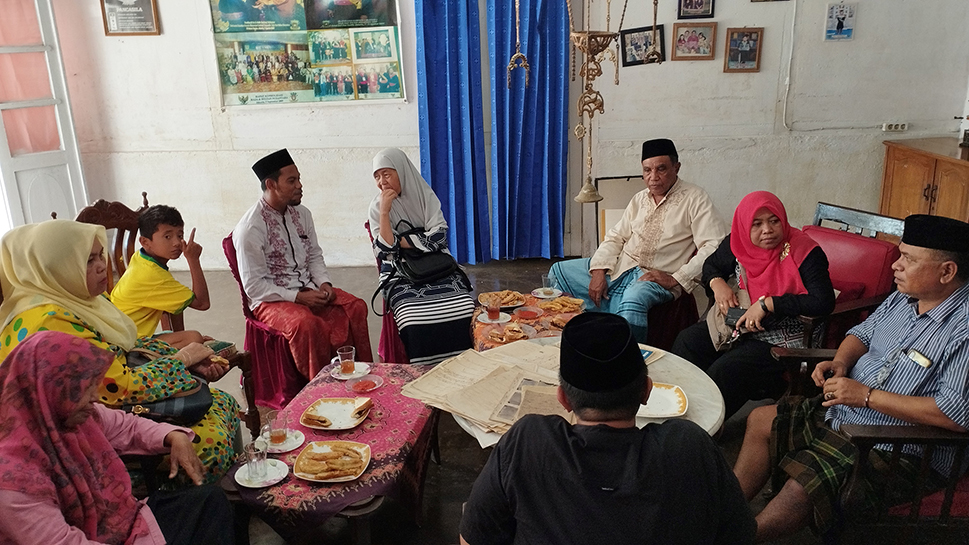 Figure 4: 
Extended family presence during manuscript retrieval at the king’s residence in Hitu Messing.
