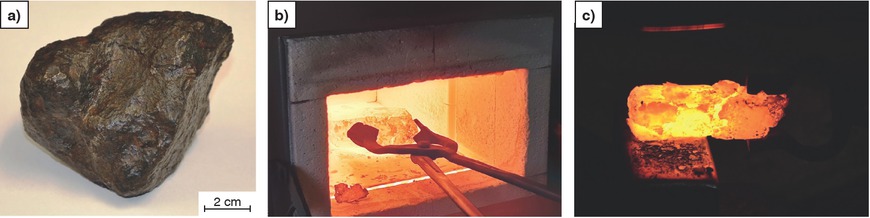 Figures 1a to c Forging a Campo del Cielo meteorite. a) Meteorite in its initial state, b) red-hot meteorite in the electric furnace, c) meteorite during the forging process. It can already be recognized that the meteorite starts to break apart.
Bilder 1 a bis c: Schmieden eines Campo del Cielo-Meteoriten. a) Meteorit im Ausgangszustand, b) glühender Meteorit im Elektroofen, c) Meteorit beim Schmieden. Man erkennt bereits den beginnenden Zerfall.
