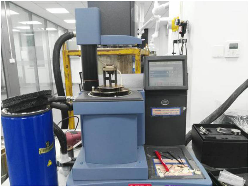 Figure 2
Dynamic thermo-mechanical analysis instrument.