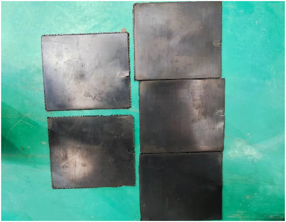 Figure 1 
                  Specific dimensions of the tested rubber sheets.
               