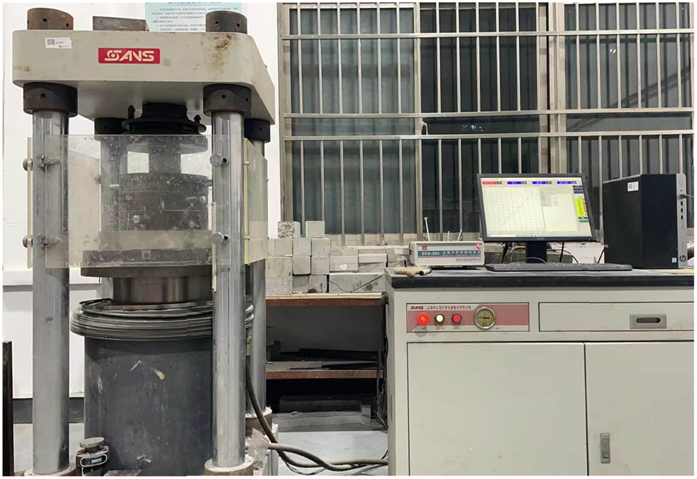 Figure 3
The compression test setup.