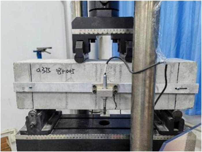 Figure 4
Flexural toughness test for HPSFC.