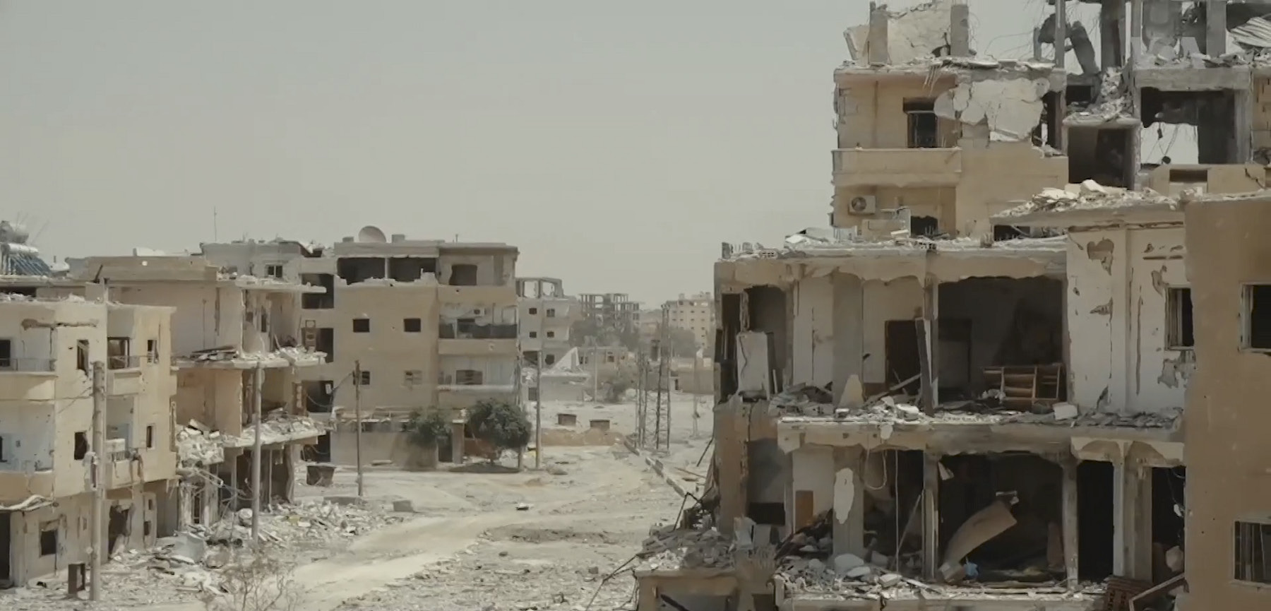  Zerstörung in Raqqa in Ostsyrien. Bildnachweis: Wikimedia Commons, Mahmoud Bali (VOA).