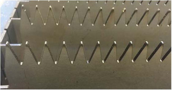 Abb. 1 Auflagestege einer TRUMPF TruLaser Laserschneidmaschine.