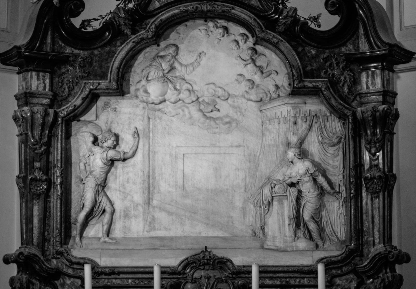 1 Vincenzo Seregni, Pellegrino Tibaldi, Carlo et Giovanni Beretta, Annonciation, v. 1567–1569 et 1747, marbre et pierre. Milan, Santa Maria Annunciata in Camposanto
