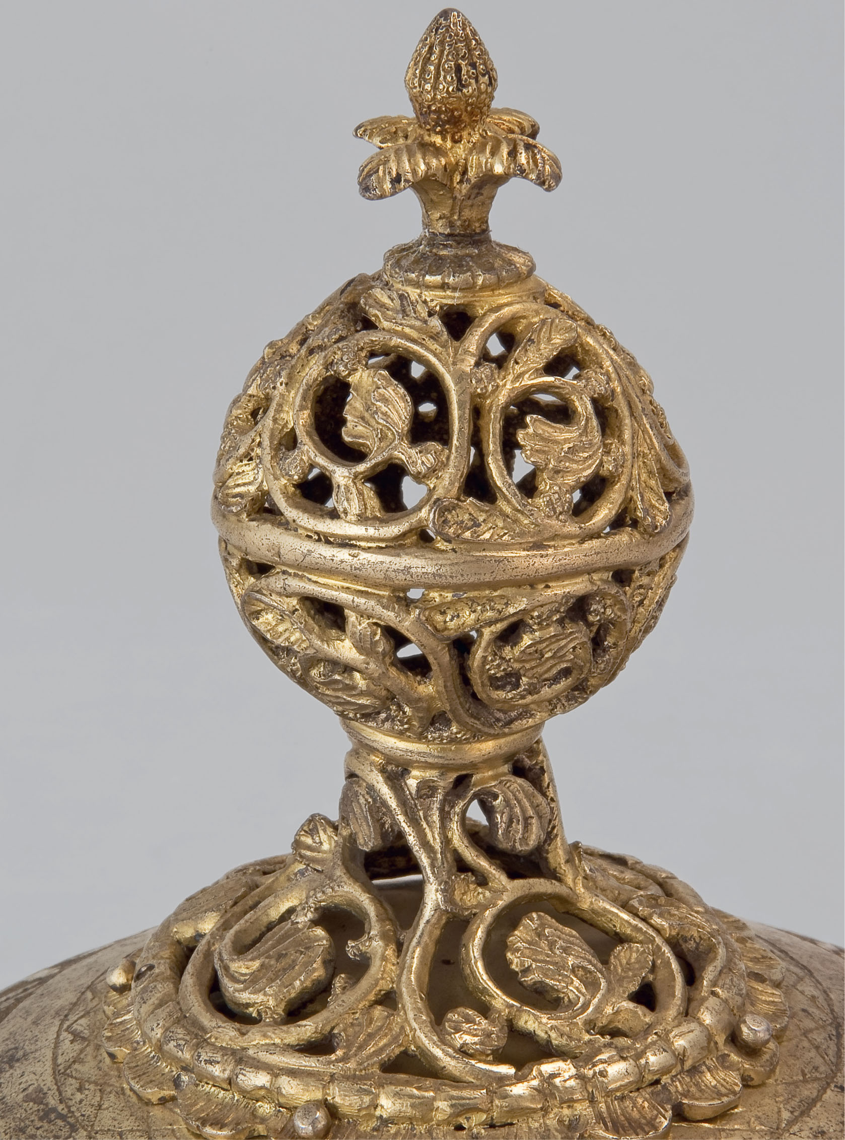 6 Covered cup from the Chungul Kurgan, detail of finial of lid