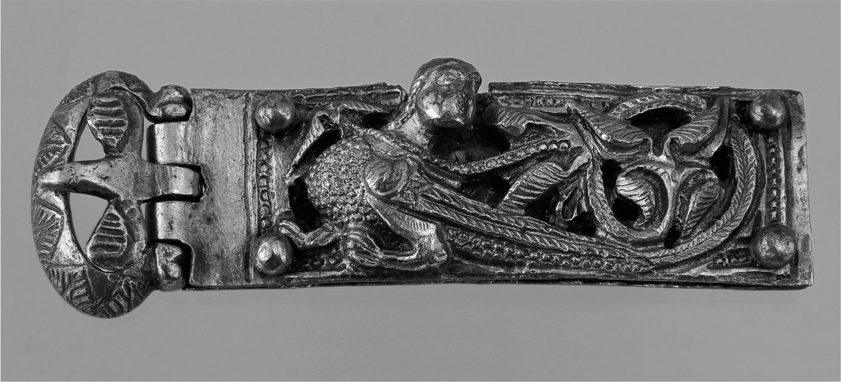 28 
Belt buckle with a siren excavated from the Chungul Kurgan, ca. 1200, gilded silver, 2.1 × 6.7 cm. Kyiv, Treasury of the National Museum of History of Ukraine
