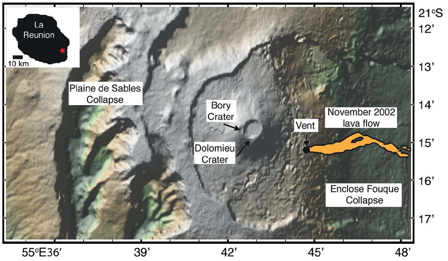 Figure 2 Location map of the 2002 lava flow at Piton de la Fournaise using GeoMapp App. A red star (on the inset map) and black dot indicate the vents location and the central caldera and progressive collapse structures are indicated by the annotations and map shading as per Longpré et al. (2006) and Servadio et al. (2013).